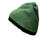 Ribstrikket hat i lækker kvalitet i grøn